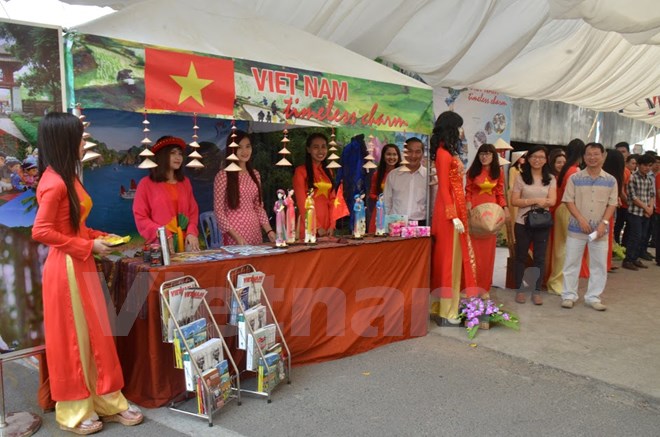 Vietnam’s prominent cultural marks at ASEAN + 3 Festival in Cambodia
