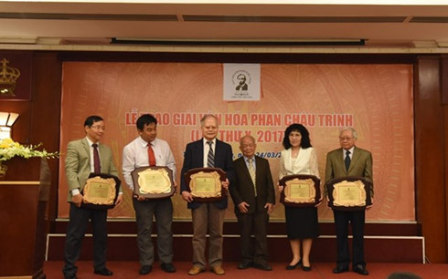 Vietnamese-French academic wins Phan Chau Trinh prize
