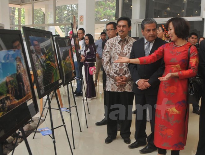Vietnam attends international cultural week in Mexico