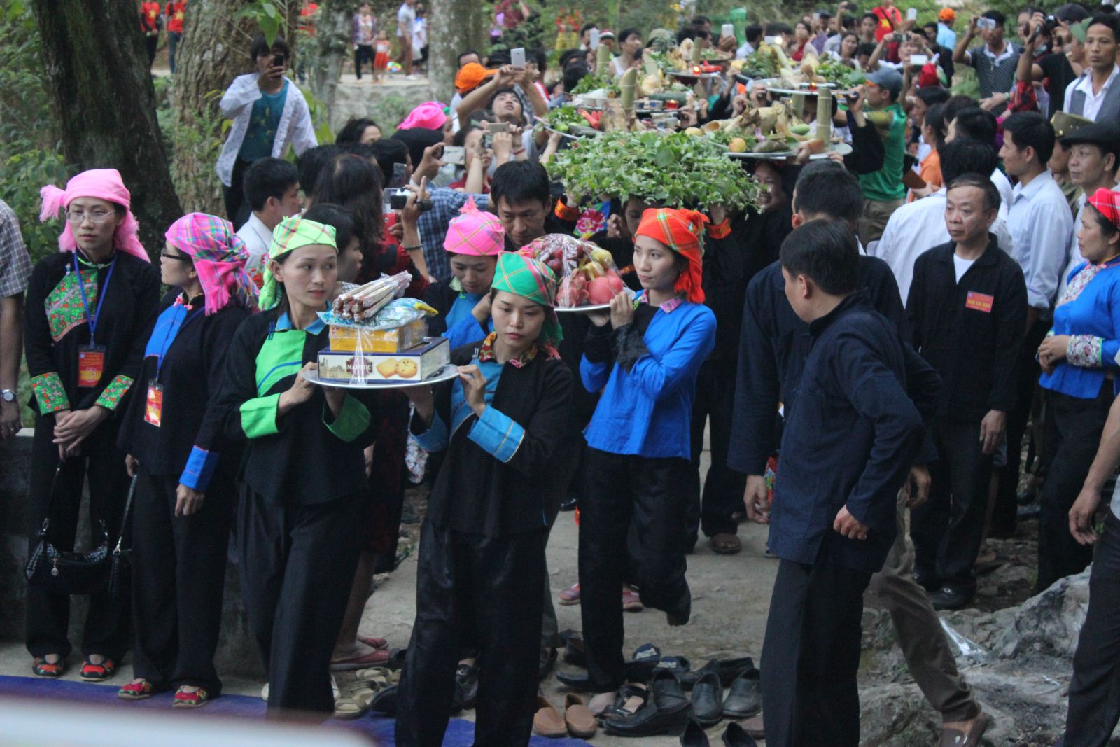 Preserving and promoting traditional cultural values of Khau Vai love market