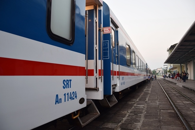 Five-star train connect southern hub with Nha Trang