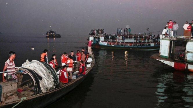 Ferry sinks in Bangladesh, 4 women die