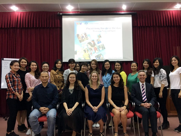 Australia helps Vietnam train female sports journalists