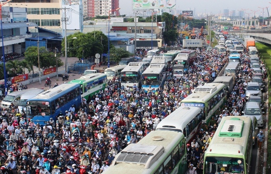 Ho Chi Minh city strives to reduce traffic accidents by 5 in 2017