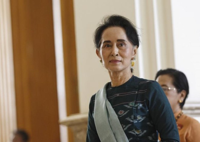 Myanmar state counselor vows to build federal union with peace