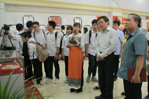 Showroom on President Ho Chi Minh with Hoa Binh province opens