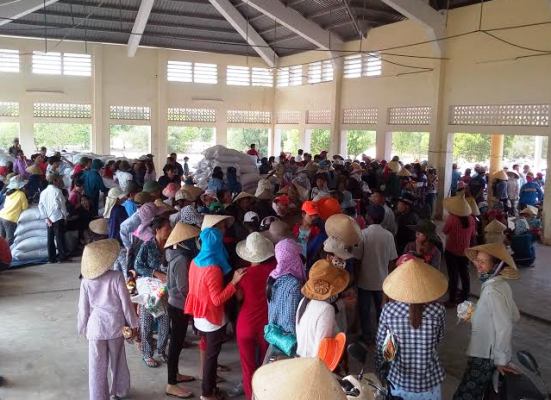 Nearly 7,000 tons of rice support for eight provinces