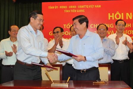 Ho Chi Minh city, Tien Giang sign cooperative deals for 14 fields