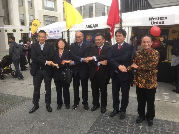 Vietnam participates in ASEAN Night Bazaar 2017 in New Zealand