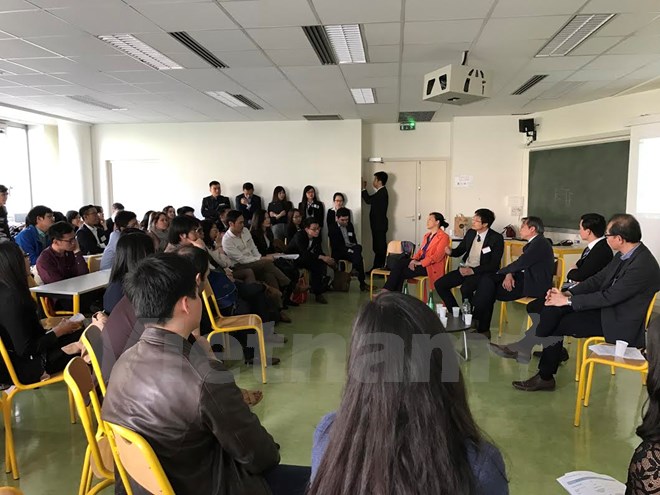 VnFinance supports Vietnamese students in France in job search