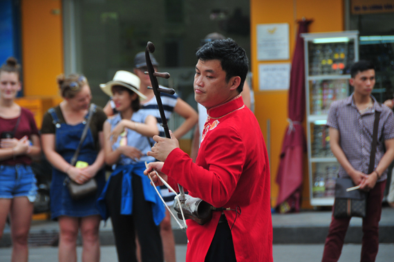 Traditional art performance on pedestrian streets