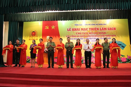 Book exhibition on President Ho Chi Minh in Hanoi