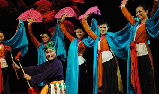 Performances by Hanoi Cheo Theatre every Saturday evening