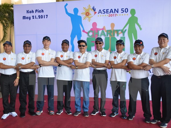 Vietnam co-hosts charity sports event in Cambodia