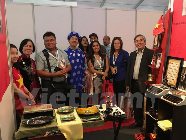 Country and people of Vietnam promoted in Chile