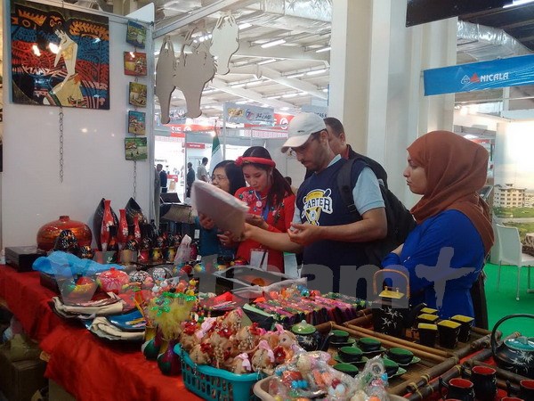 Vietnam’s booth attracts visitors at fair in Algeria