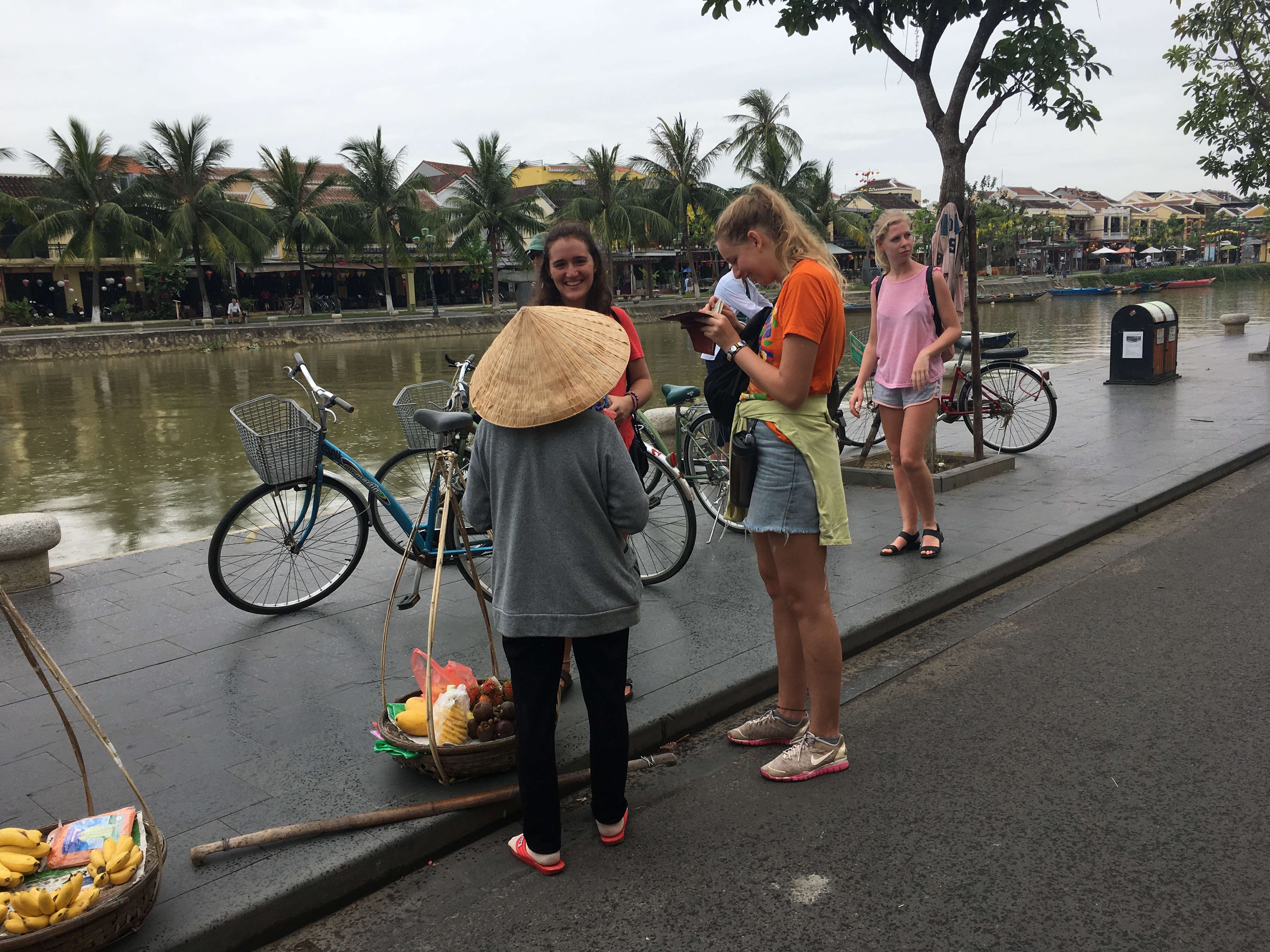 Over 5 2 million foreigners visit Vietnam in five months