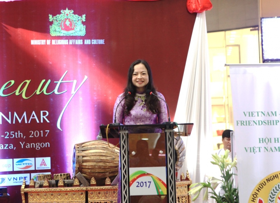 Cultural diplomacy and people connections promoted through colourful paintings