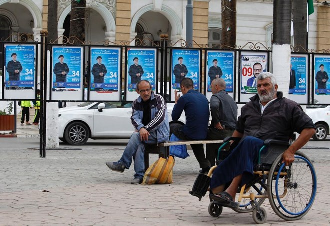 Angerians vote for new parliament