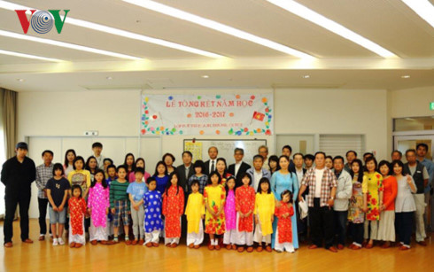 Reviewing Vietnamese teaching in Kobe, Japan