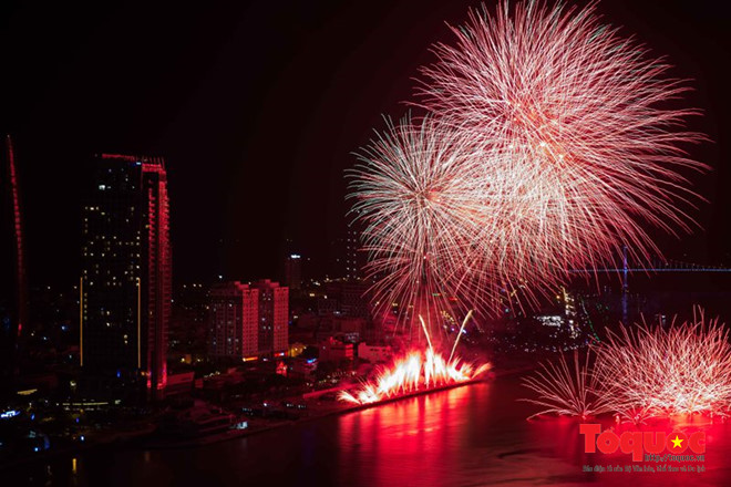 Fireworks bring more tourists to Da Nang