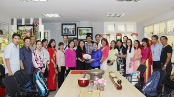 Ho Chi Minh city delegation visits commemorative house in China’s Guangxi