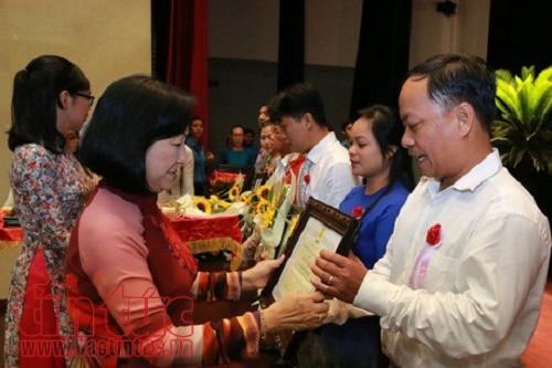 Ho Chi Minh city honours 259 good laborers and collectives