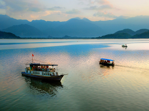 Beauty of Nui Coc lake