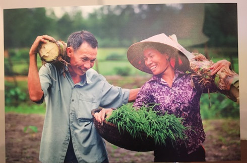 Photo exhibition on Vietnamese equal families