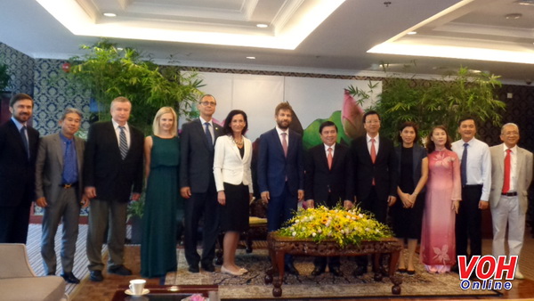 Czech Republic offers to open direct flights from Ho Chi Minh city to Prague