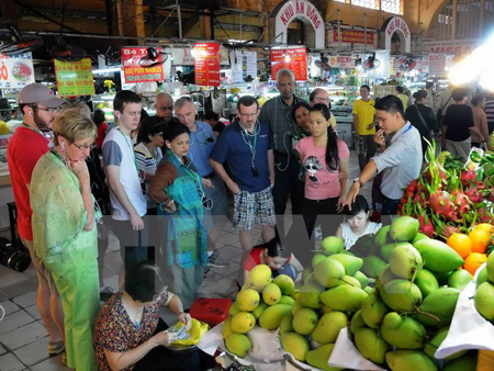 Southern city greets nearly 2 8 million tourists in six months