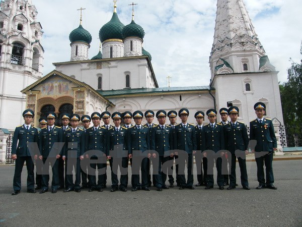 Vietnamese students get degrees of Russia’s Yaroslavl Air Defence Surface-to-Air Missile Institute