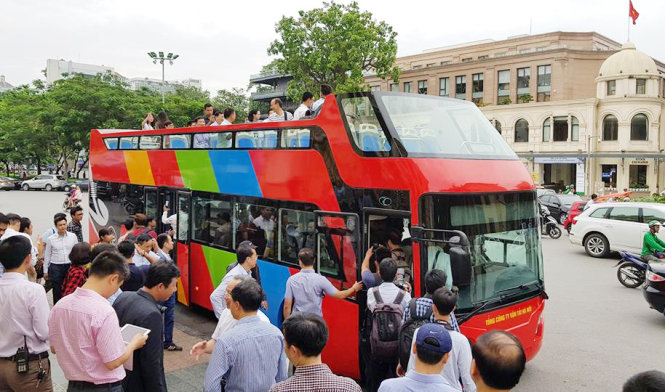 Hanoi pilots double-decker Hop on Hop off bus