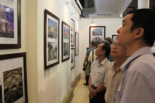 Photo exhibition on Hanoi architecture in past and present
