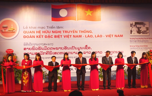 Exhibition on Vietnam- Laos special relations in Hanoi
