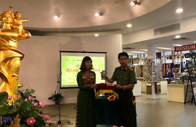 Receiving war keepsakes in Hanoi