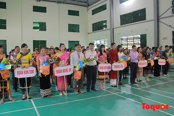 Vietnam - Laos border culture, sport and tourism exchange in Son La