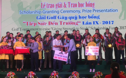 Over VND10 billion raised for poor students