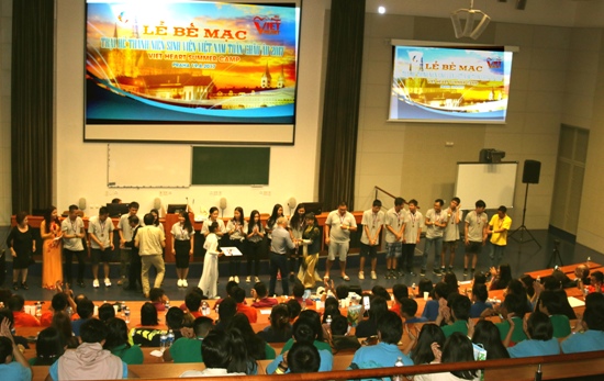 Summer camp for Vietnamese youths and students in Europe ends