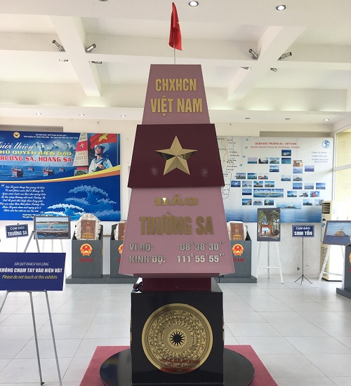 Exhibition on Hoang Sa and Truong Sa in Kon Tum