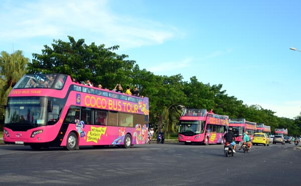 First 12 open-top double-decker tourism buses inaugurated in Da Nang