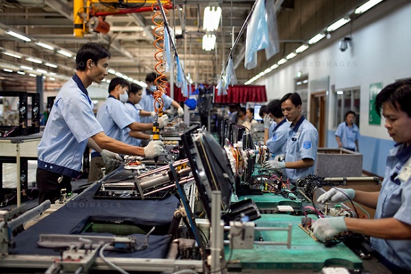 Seven-month trade deficit exceeds USD3 billion