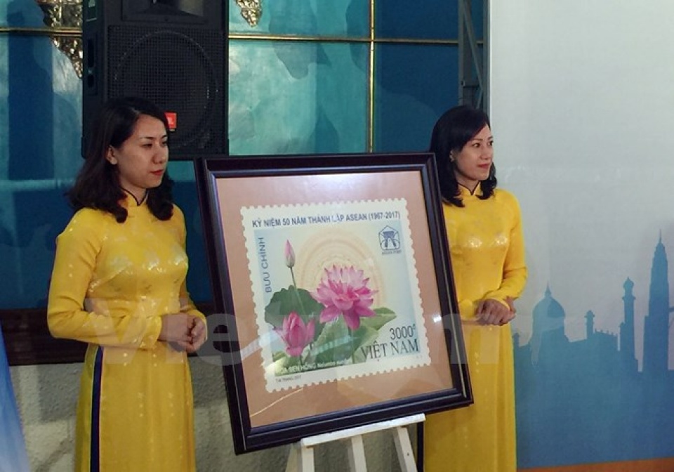 Stamp launched to mark 50th anniversary of ASEAN