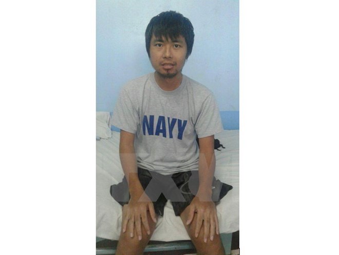 Representative of Vietnamese Embassy visits sailor rescued in Philippines
