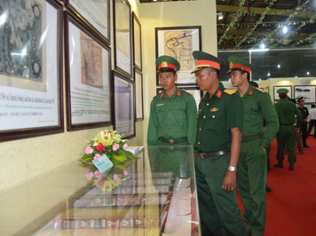 Soc Trang hosts exhibition on Hoang Sa, Truong Sa