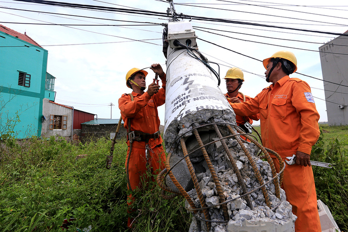 Thousands of power poles replaced after typhoon