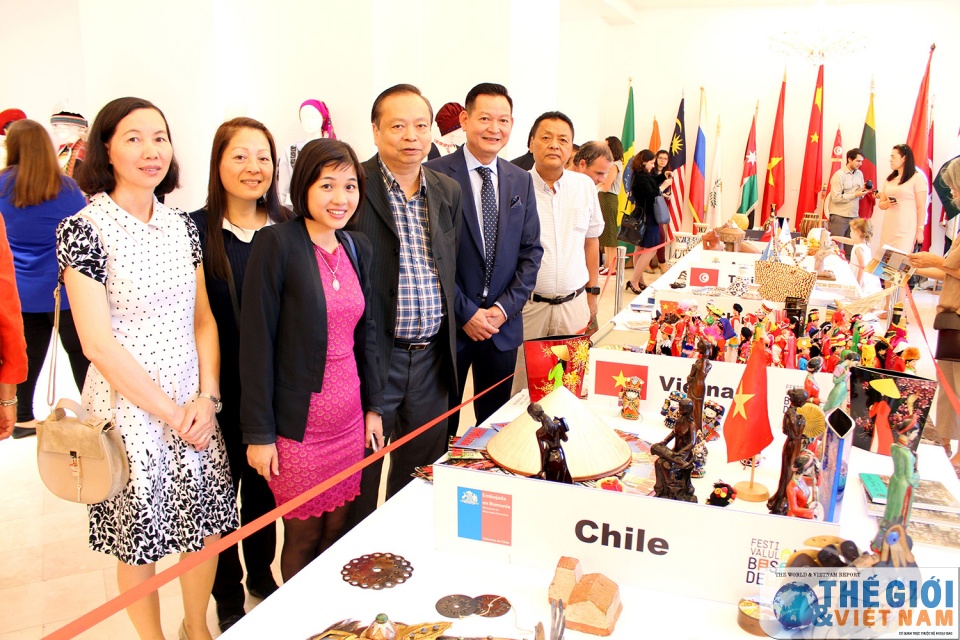 Vietnam attends its first Embassies Festival in Romania
