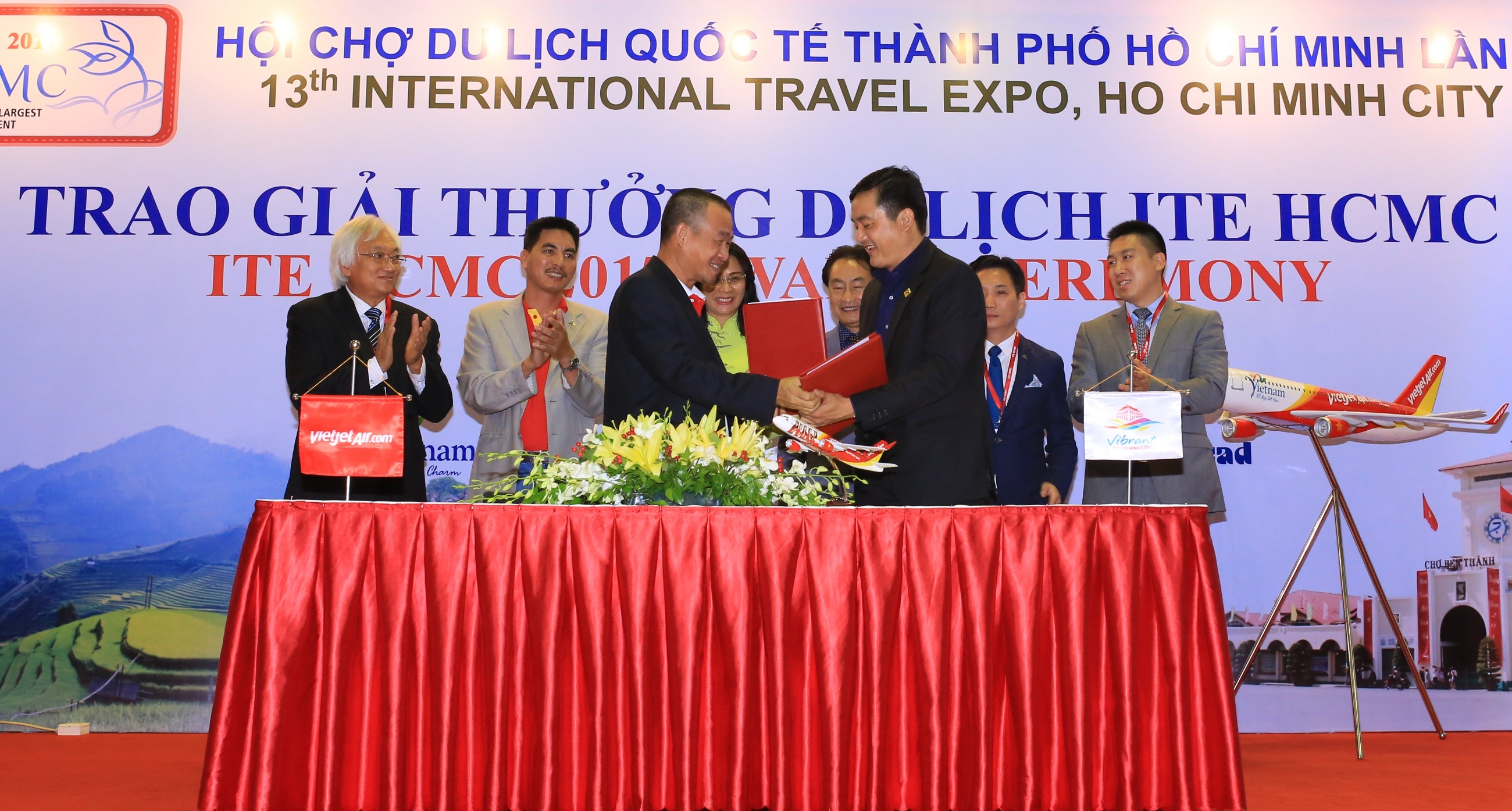 Ho Chi Minh city, Vietjet Air cooperate to promote tourism