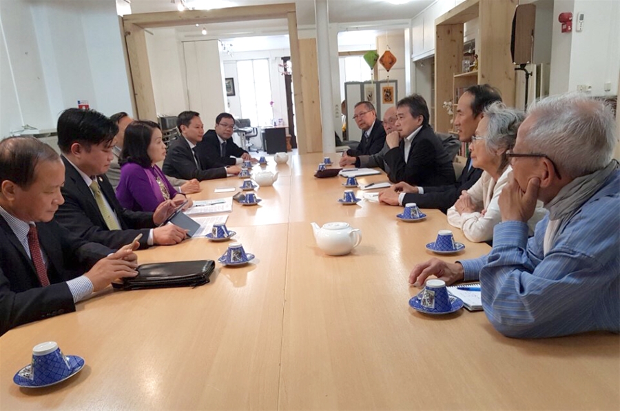 Promote bridging role of overseas Vietnamese in France