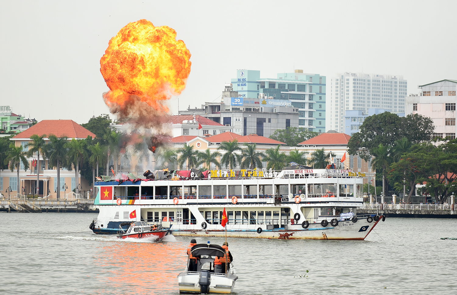 Security forces send-off ceremony held for APEC Economic Leaders’ Week